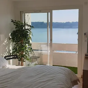 T3 65 M² Avec Vue Superbe Sur Etang De L'olivier Et Le Jet D'eau Istres