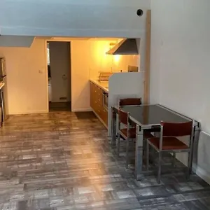 Joli Duplex En Centre De 40m2 Climatise Istres