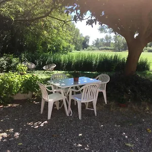 Dans Un Mas Provencal Istres